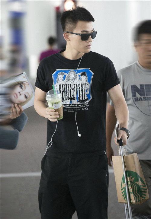 国产潮服全套在线播放